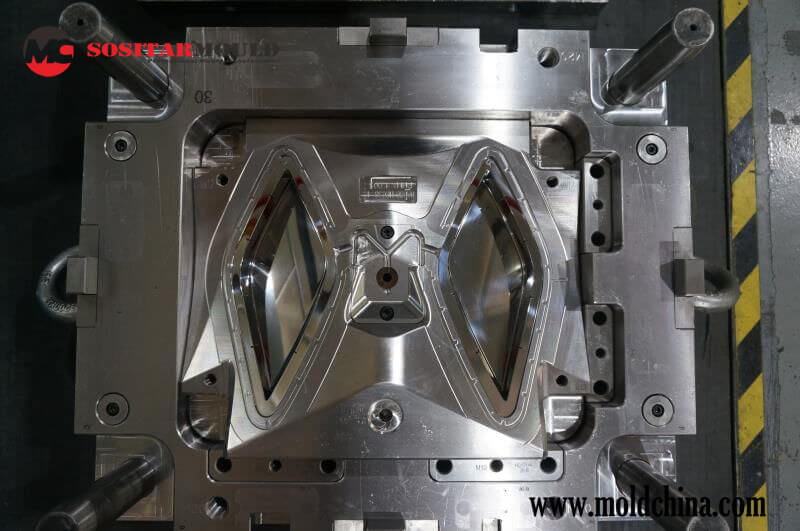 plastic injection mould